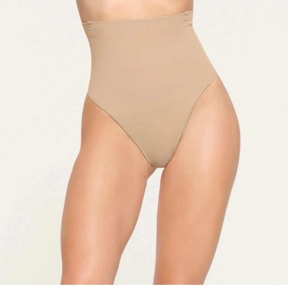 14. SKIMS NWT SHEER SCULPT HIGH-WAISTED THONG in Sienna